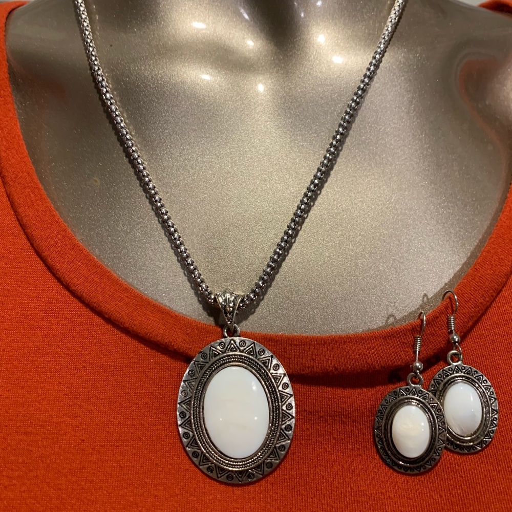 Cute necklace and earrings set